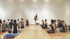 This 60 minute class focuses on the key actions of the feet and lower legs to stabilize and align your knees in a variety of common poses.
