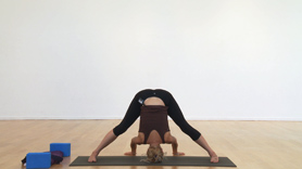 A 20 minute post-golf routine to help keep your muscles flexible and balance after a day of golf.