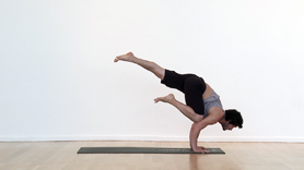 A challenging flow packed into 30 min! With emphasis on core strengthening and adding handstand (adho mukha vrksasana) variations into a quick practice, but definitely for all yogis; those just learning Handstand and those who defy gravity daily.